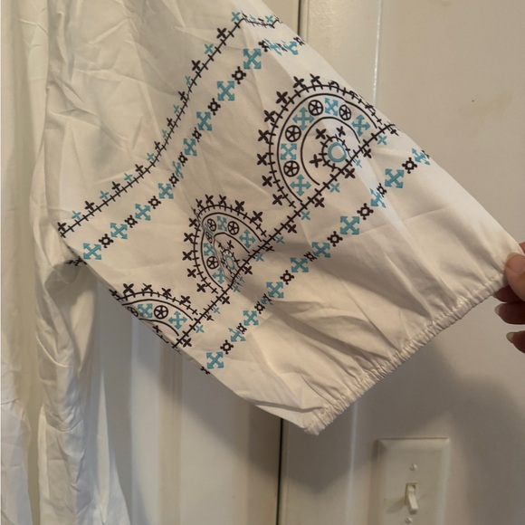 White dress. - Picture 2 of 4